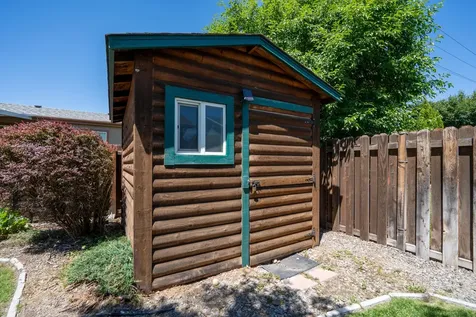 1841 NE 7th Street Redmond OR 97756