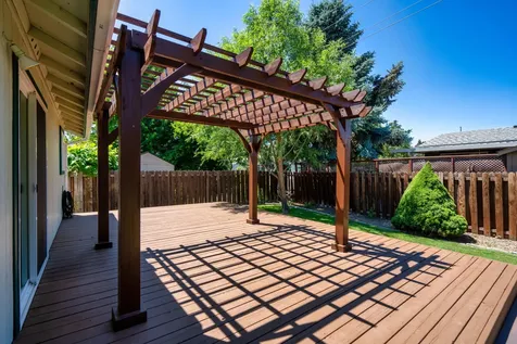 1841 NE 7th Street Redmond OR 97756
