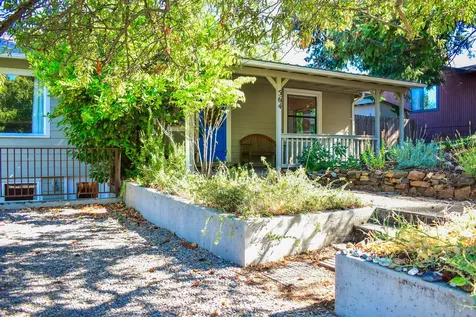564 Liberty Street Ashland OR 97520