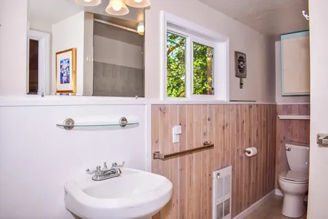 564 Liberty Street Ashland OR 97520
