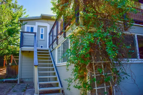 564 Liberty Street Ashland OR 97520