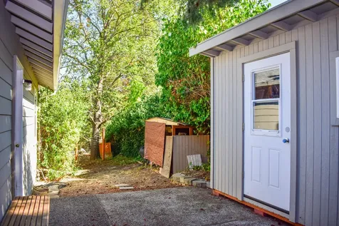 564 Liberty Street Ashland OR 97520