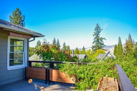 564 Liberty Street Ashland OR 97520
