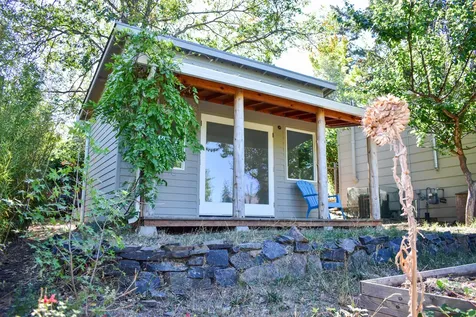 564 Liberty Street Ashland OR 97520