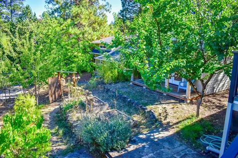 564 Liberty Street Ashland OR 97520
