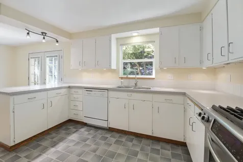 1668 SW Knoll Avenue Bend OR 97702