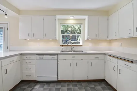 1668 SW Knoll Avenue Bend OR 97702