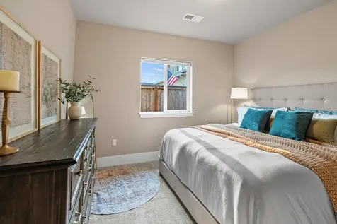 1100 Quail Lane Phoenix OR 97535
