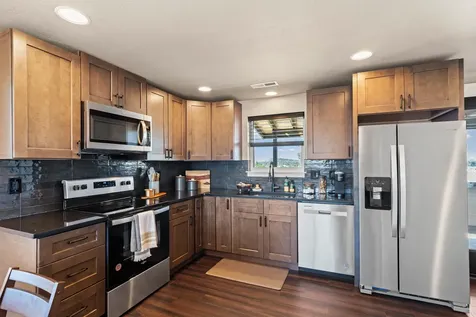 1100 Quail Lane Phoenix OR 97535