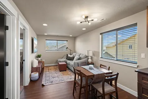 1100 Quail Lane Phoenix OR 97535