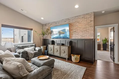 1100 Quail Lane Phoenix OR 97535