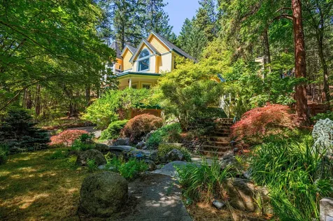 385 Granite Street Ashland OR 97520