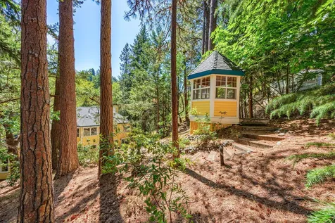 385 Granite Street Ashland OR 97520