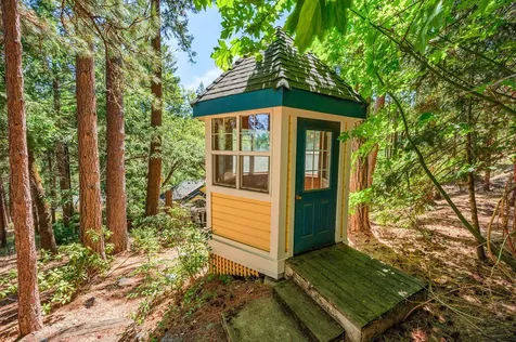 385 Granite Street Ashland OR 97520