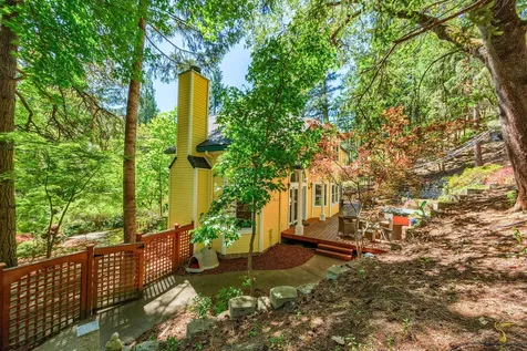 385 Granite Street Ashland OR 97520