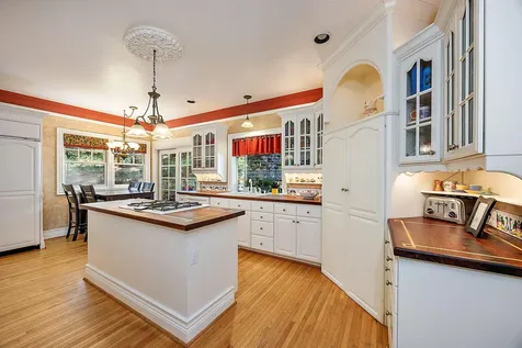 385 Granite Street Ashland OR 97520