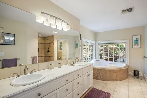385 Granite Street Ashland OR 97520