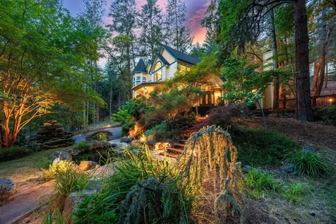 385 Granite Street Ashland OR 97520