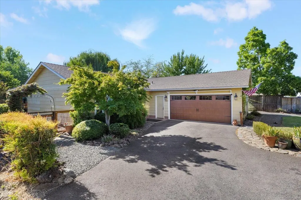 1969 Patrick Street Medford OR 97504