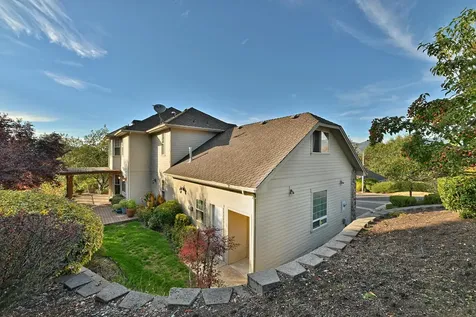 2250 SE Elderberry Lane Grants Pass OR 97527
