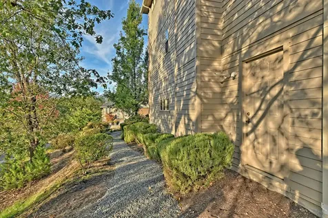 2250 SE Elderberry Lane Grants Pass OR 97527