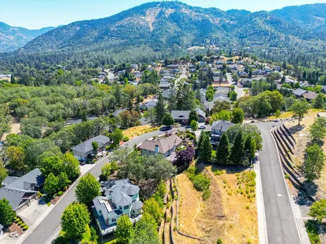 2250 SE Elderberry Lane Grants Pass OR 97527