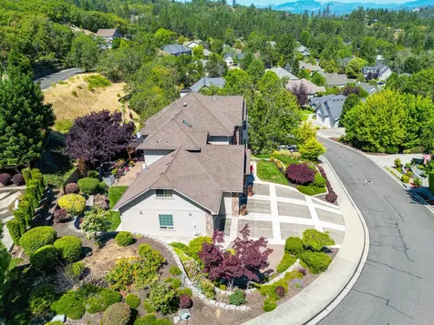 2250 SE Elderberry Lane Grants Pass OR 97527