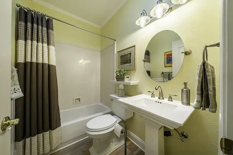 384 Robert Trent Jones Boulevard Eagle Point OR 97524