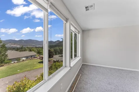 1559 Panoramic Loop Grants Pass OR 97527