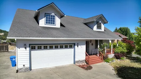 1559 Panoramic Loop Grants Pass OR 97527
