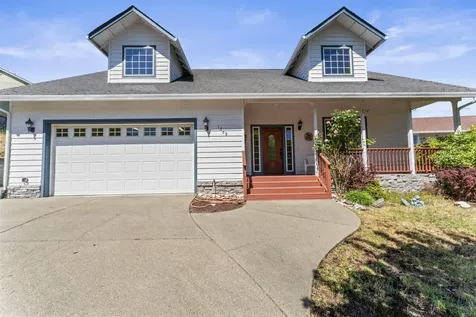 1559 Panoramic Loop Grants Pass OR 97527