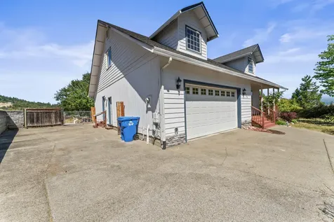 1559 Panoramic Loop Grants Pass OR 97527