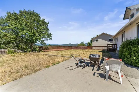 1559 Panoramic Loop Grants Pass OR 97527