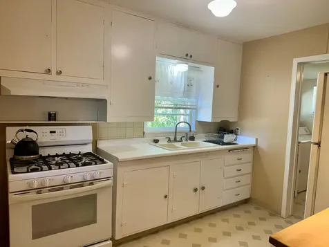 1011 NW Hawthorne Avenue Grants Pass OR 97526