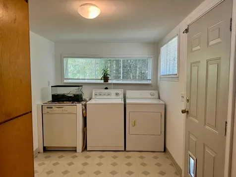 1011 NW Hawthorne Avenue Grants Pass OR 97526