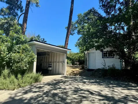1011 NW Hawthorne Avenue Grants Pass OR 97526