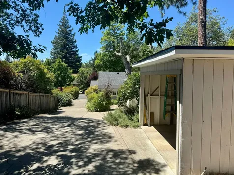 1011 NW Hawthorne Avenue Grants Pass OR 97526