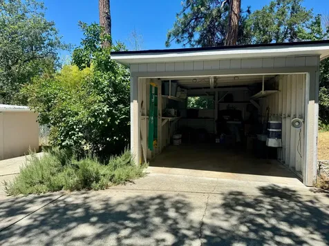 1011 NW Hawthorne Avenue Grants Pass OR 97526