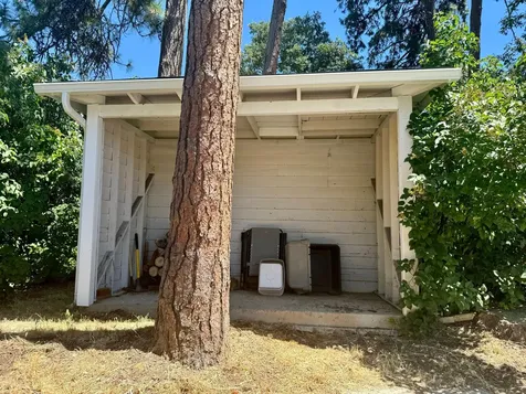 1011 NW Hawthorne Avenue Grants Pass OR 97526