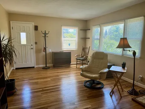 1011 NW Hawthorne Avenue Grants Pass OR 97526