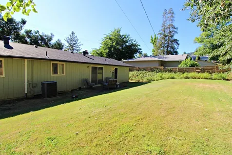 1115 NE Beacon Drive Grants Pass OR 97526