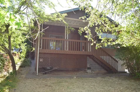 736 NE Oregon Avenue Grants Pass OR 97526