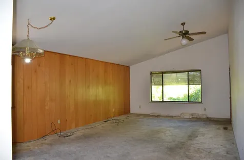 736 NE Oregon Avenue Grants Pass OR 97526