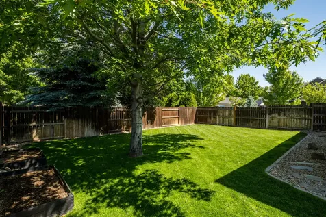3049 SW Cascade Avenue Redmond OR 97756