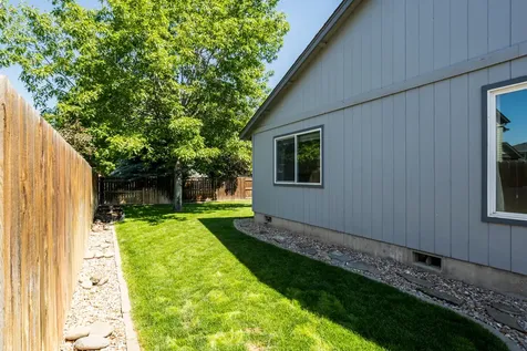 3049 SW Cascade Avenue Redmond OR 97756