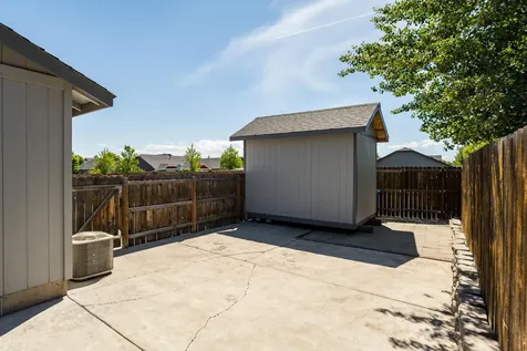 3049 SW Cascade Avenue Redmond OR 97756
