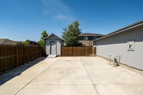 3049 SW Cascade Avenue Redmond OR 97756