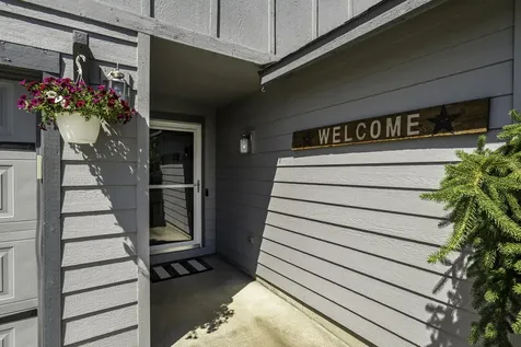 3049 SW Cascade Avenue Redmond OR 97756