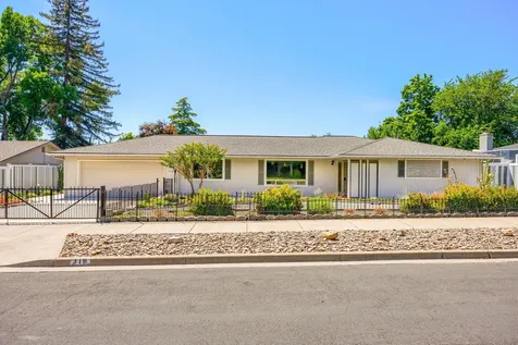318 Tan Oak Drive Medford OR 97504