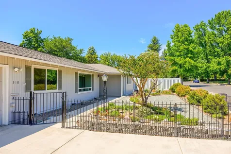 318 Tan Oak Drive Medford OR 97504